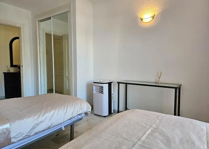 Two Bedroom Golf Side Apartment, Golf Lägenhet